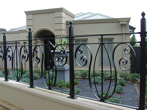 鐵藝陽臺(tái)護(hù)欄 鐵藝陽臺(tái)護(hù)欄