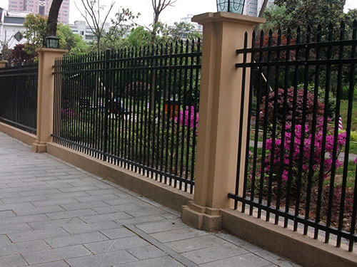 花園鋅鋼護欄