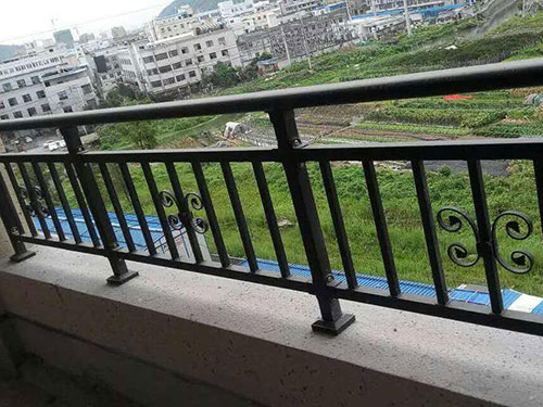 鋅鋼陽臺(tái)護(hù)欄