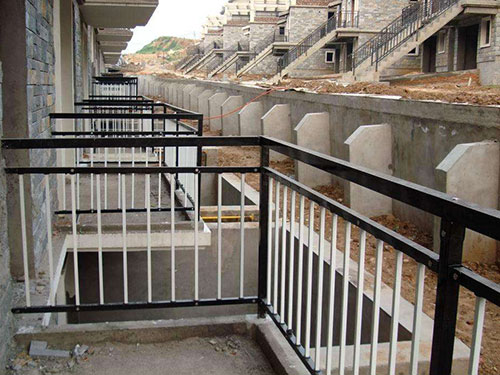 鋅鋼陽臺(tái)護(hù)欄