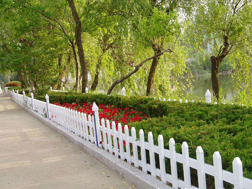 pvc草坪護欄