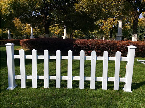pvc草坪護欄